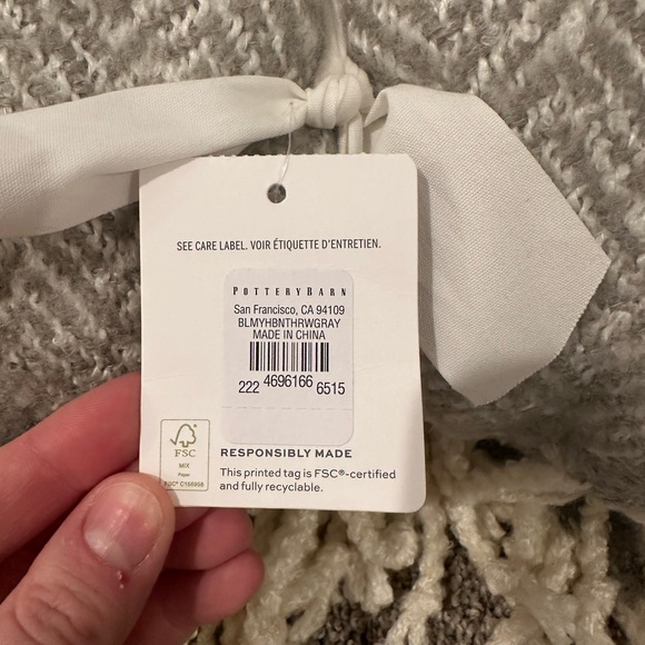 New Pottery Barn Bellamy Herringbone Throw, Gray & Cream 50 x 60 - Picture 4 of 6